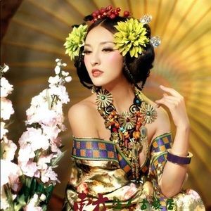 Meet your Posher, Gucci Geisha!